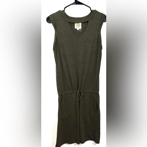 Chaser green dress rolled cap sleeves drawstring waist, pockets peep hole @ neck - Picture 3 of 10